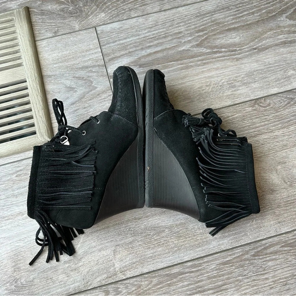Minnetonka Black Lace-Up Fringe Wedge Booties - Picture 6 of 12